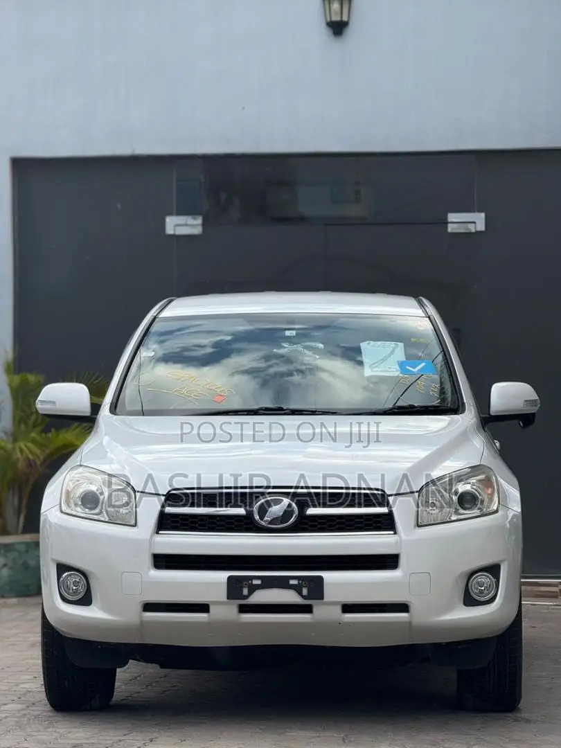 Toyota RAV4 2009 White