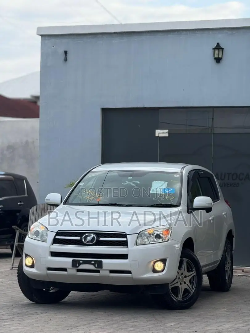 Toyota RAV4 2009 White
