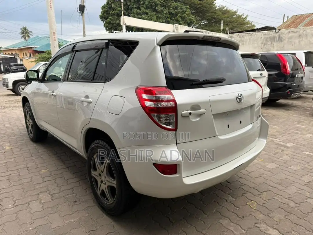 Toyota RAV4 2009 White