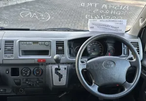 Toyota HiAce 2006 White