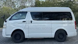 Toyota HiAce 2006 White
