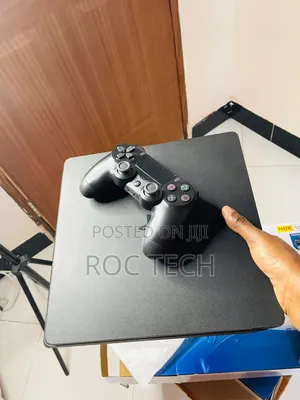 Playstation 4 Slim Cheaped 5 Games