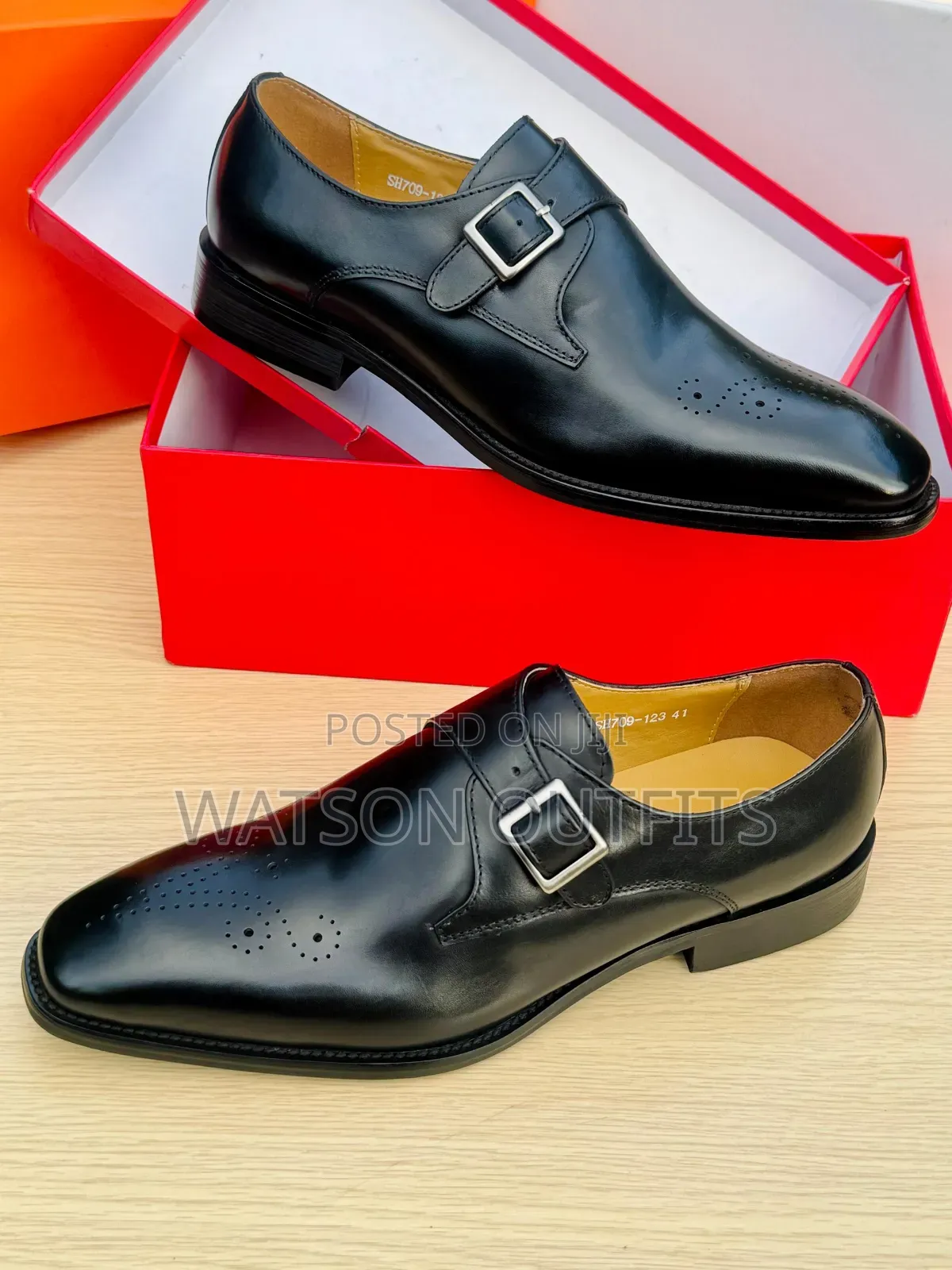 Men's Shoes Very Very Classic and Amazingly Smart or Viatu Vya Kiume