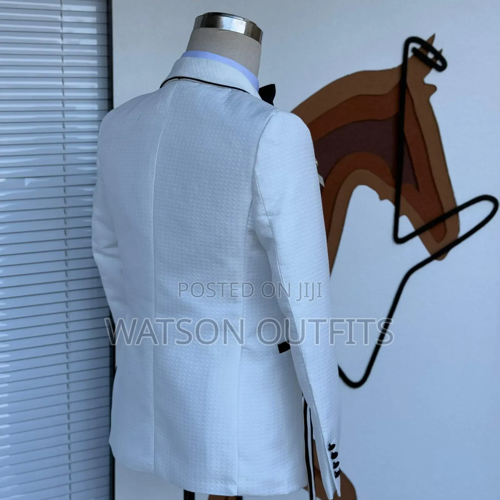 Men's Suits Very Very Quality and Smart