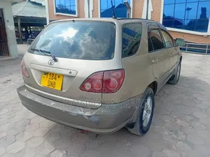 Toyota Harrier 2003 Gold
