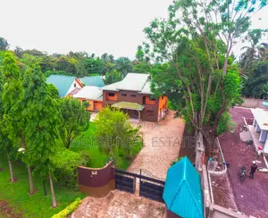 6bdrm Bungalow in For Sale: Stunning for sale