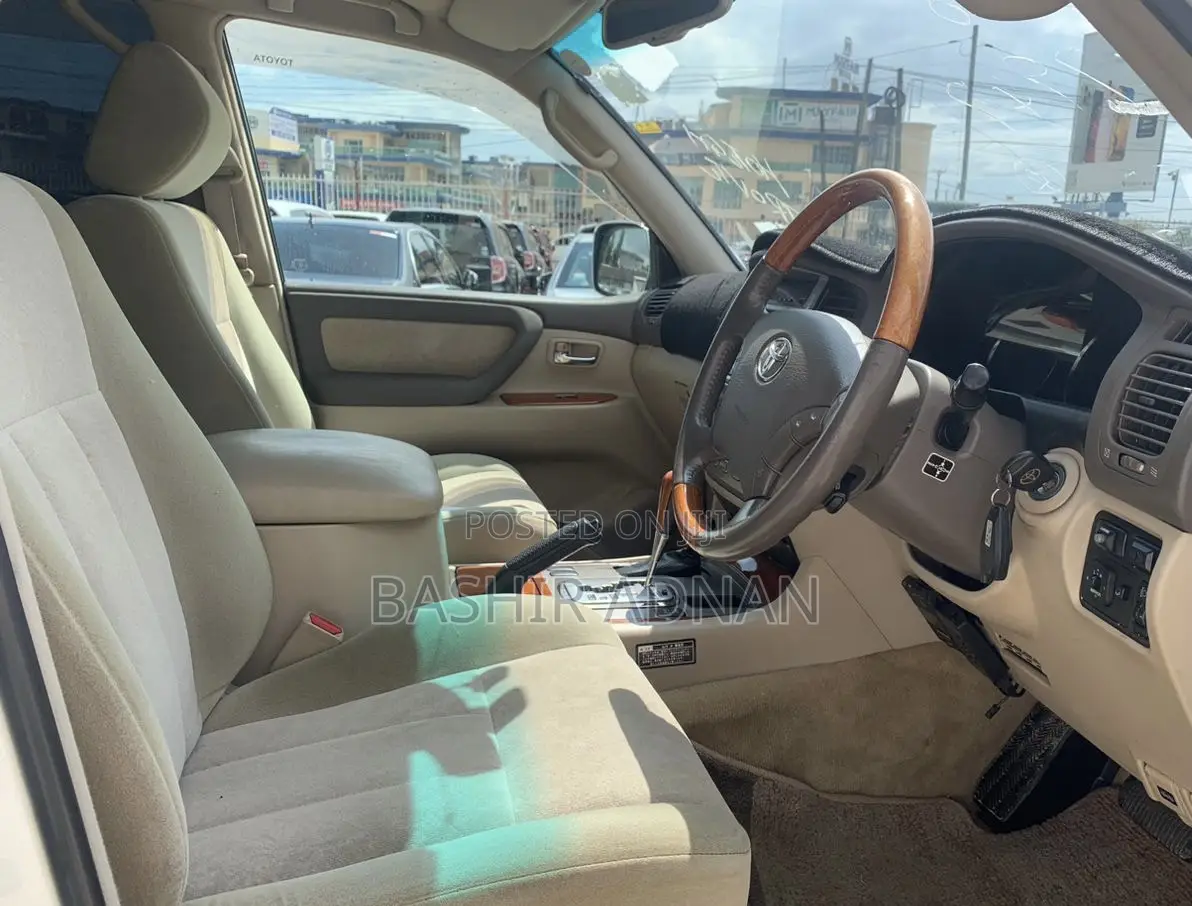 Toyota Land Cruiser HDJ 100 2003 White
