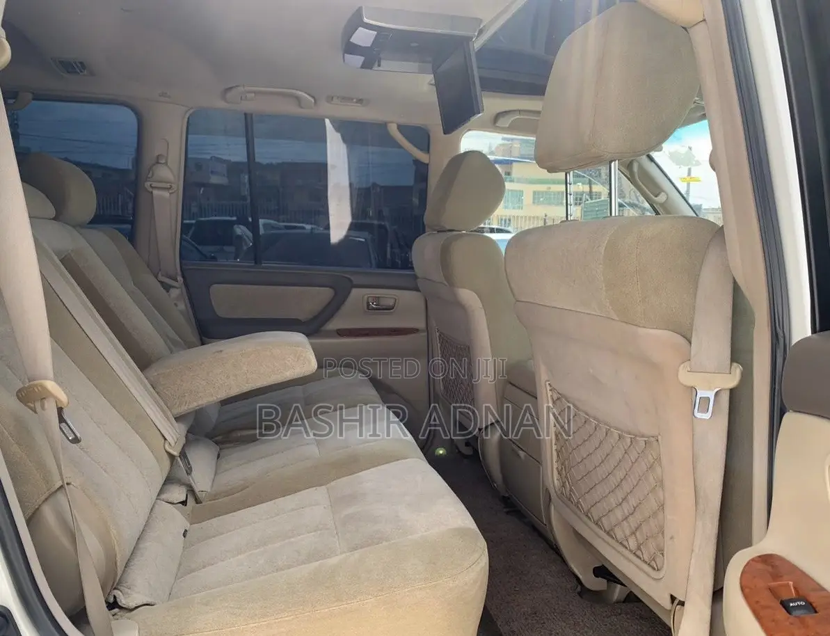 Toyota Land Cruiser HDJ 100 2003 White