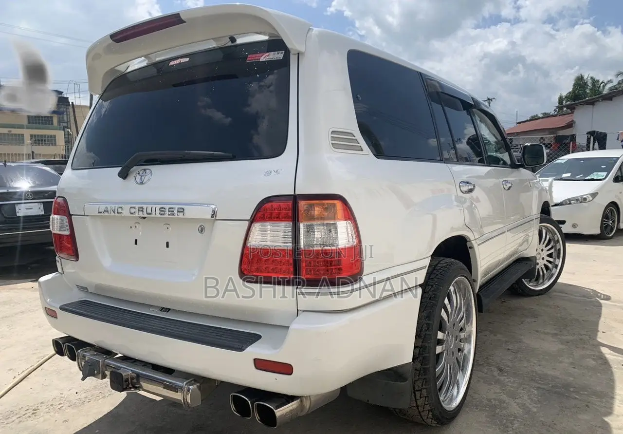 Toyota Land Cruiser HDJ 100 2003 White