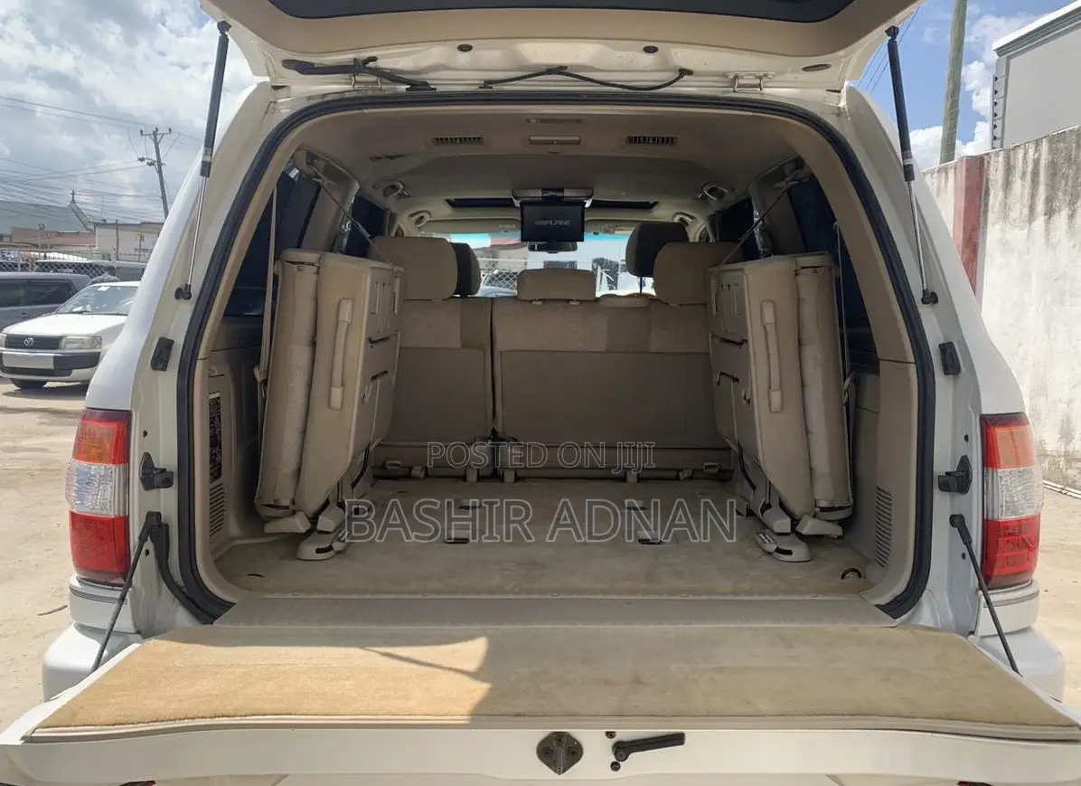 Toyota Land Cruiser HDJ 100 2003 White