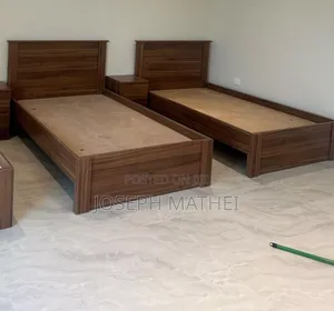 Vitanda 3.5x6 Mbao Ngumu Na Bed Side