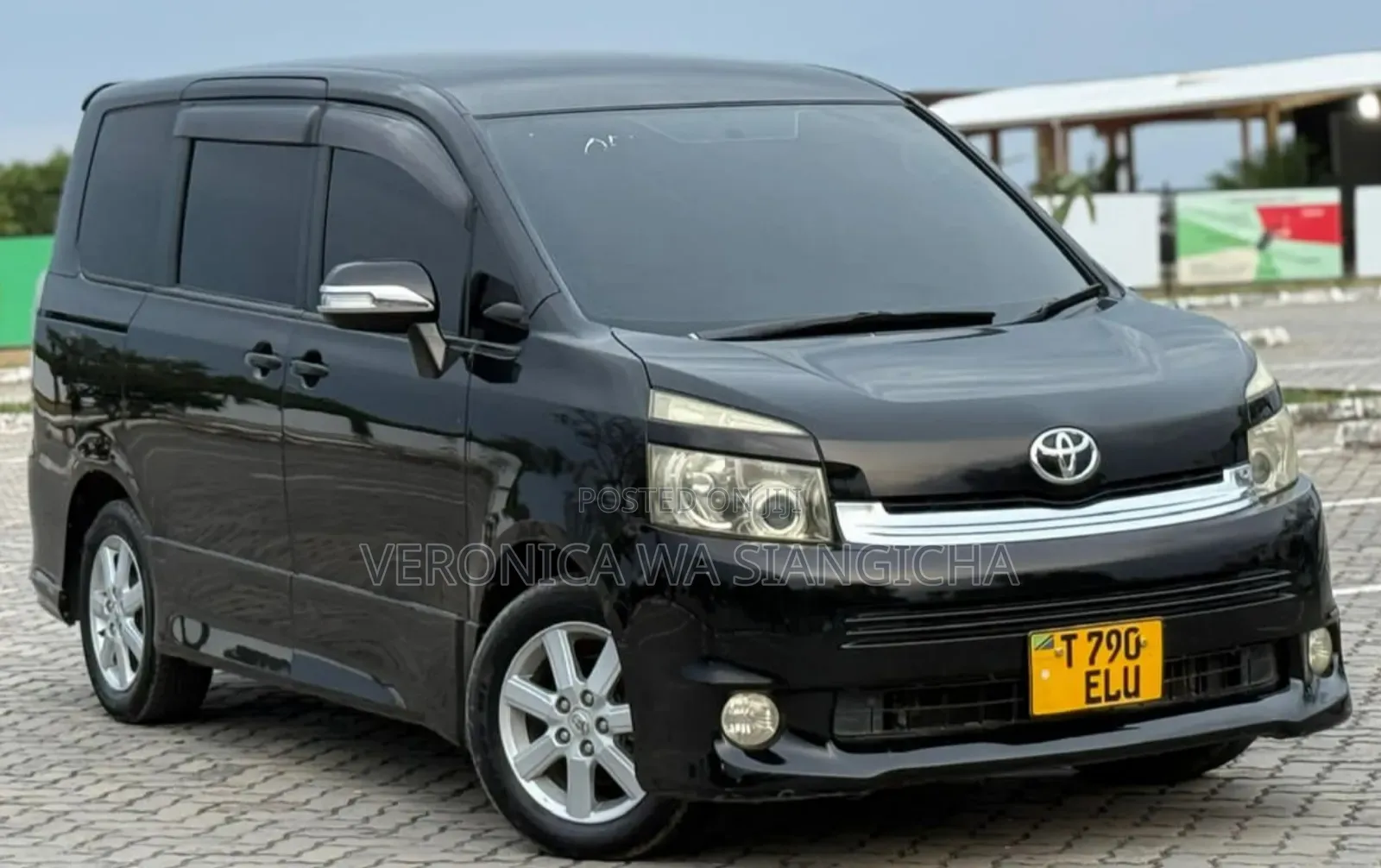 Toyota Voxy 2010 Black