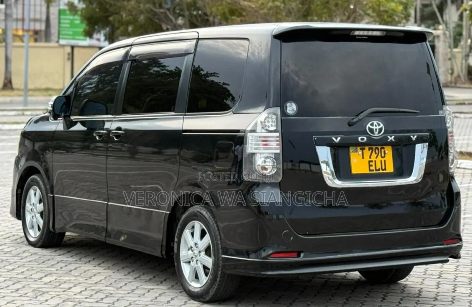Toyota Voxy 2010 Black