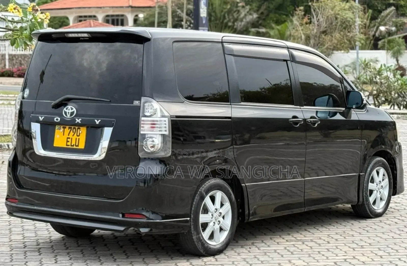 Toyota Voxy 2010 Black
