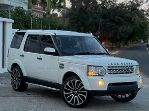 Land Rover Discovery 2010 White