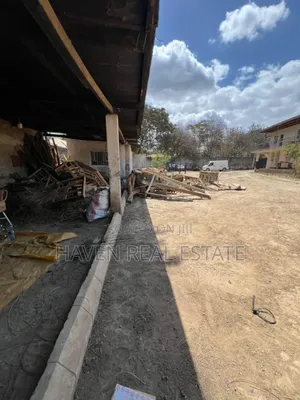 Plot Inauzwa Majengo Road Arusha