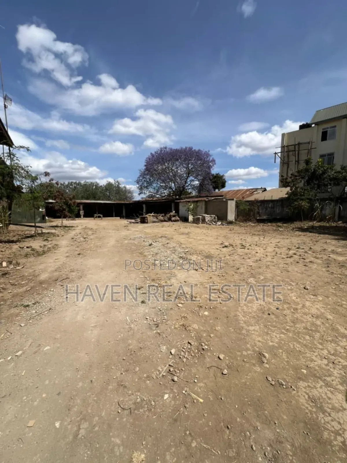 Plot Inauzwa Majengo Road Arusha