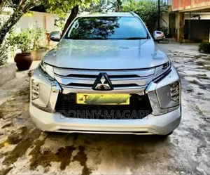 Mitsubishi Pajero 2021 Silver