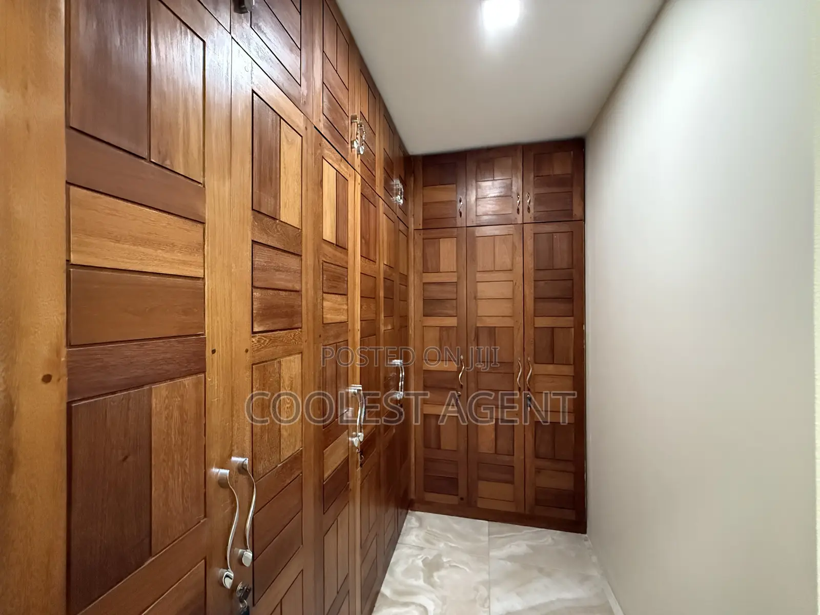 Furnished 3bdrm Villa in Coolest Estate for rent