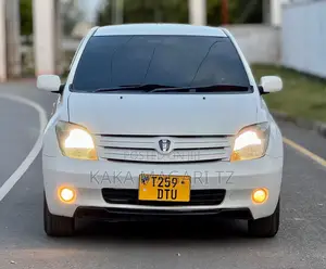 Toyota IST 2004 White