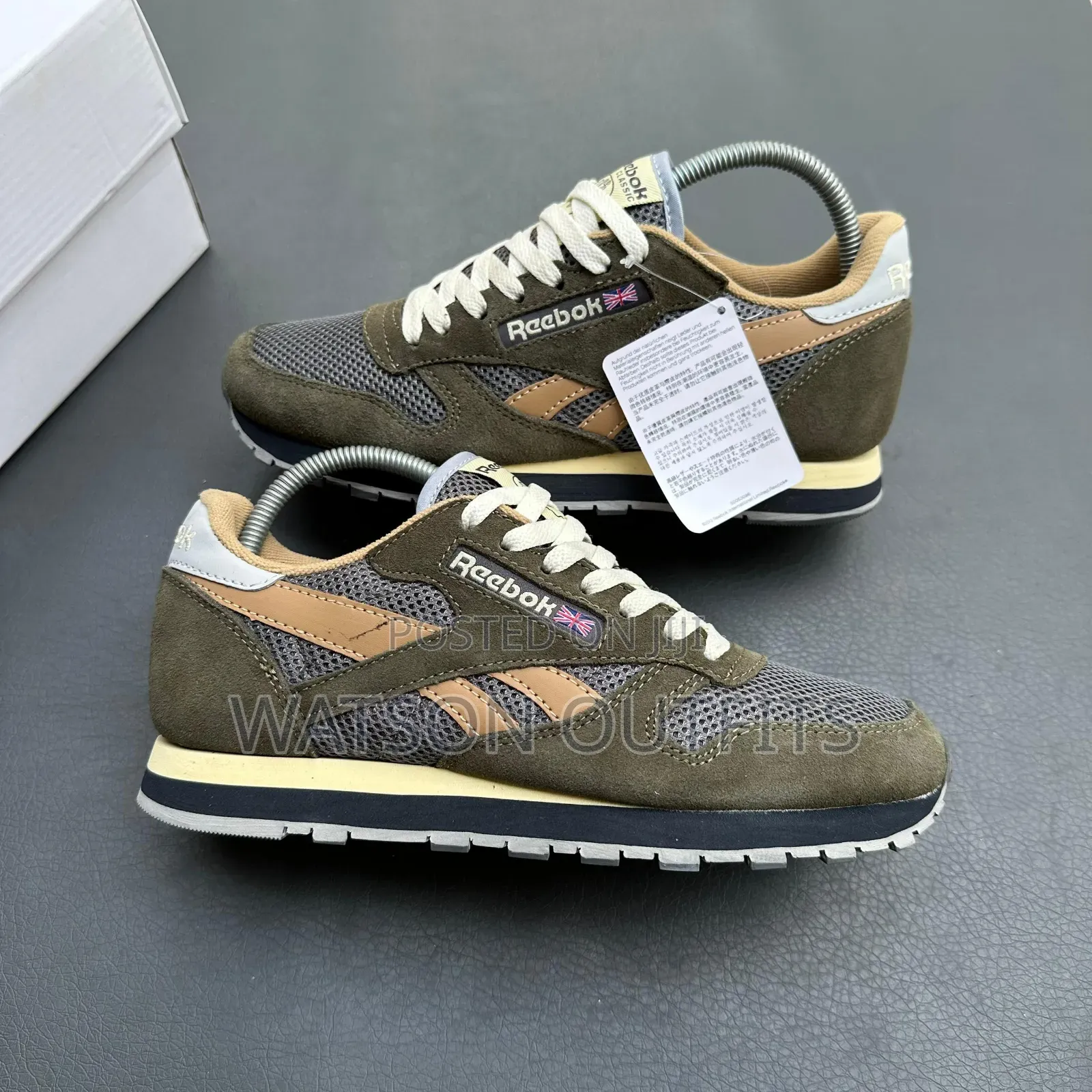 Men's Shoes or Sneaker Footwears Very Very Clear New and Classic