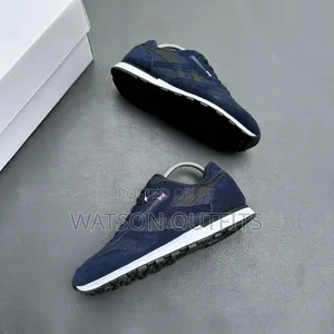 Men's Shoes or Sneaker Footwears Very Very Clear New and Classic