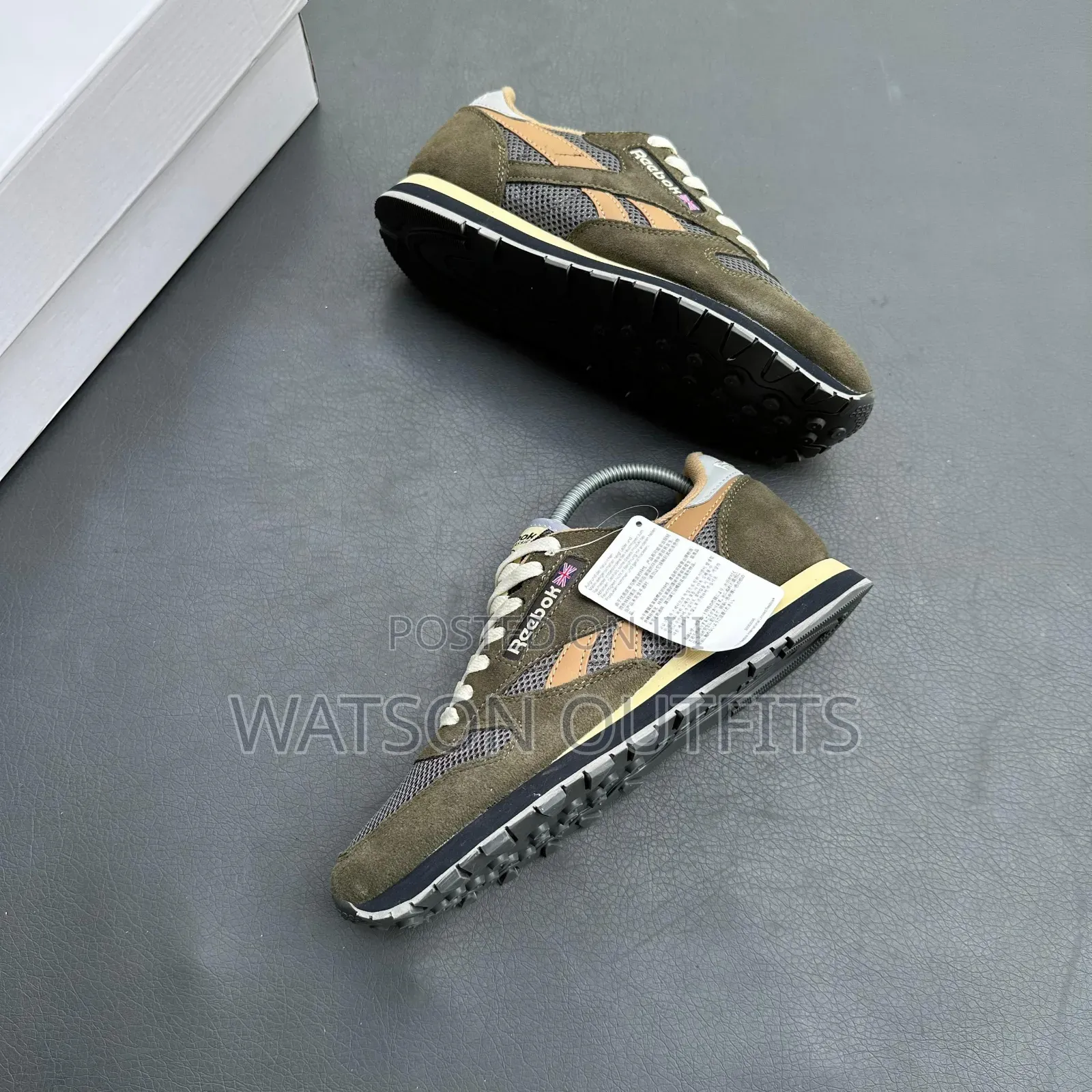 Men's Shoes or Sneaker Footwears Very Very Clear New and Classic