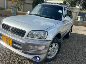 Toyota RAV4 1999 Silver