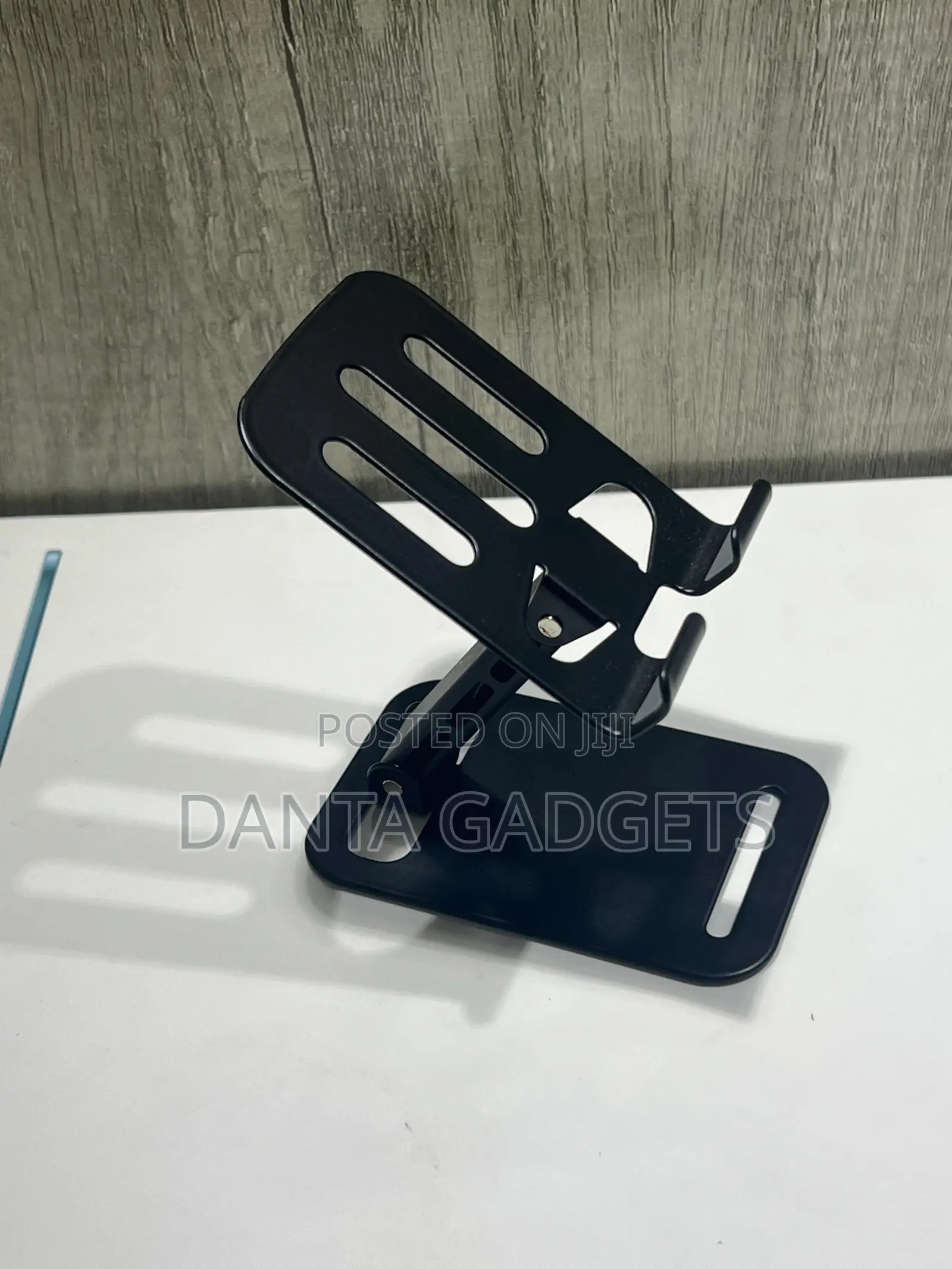 Desktop Metal Bracket