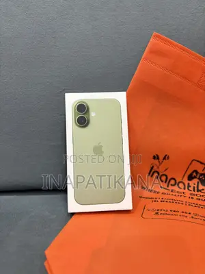 New Apple iPhone 17 256 GB Green