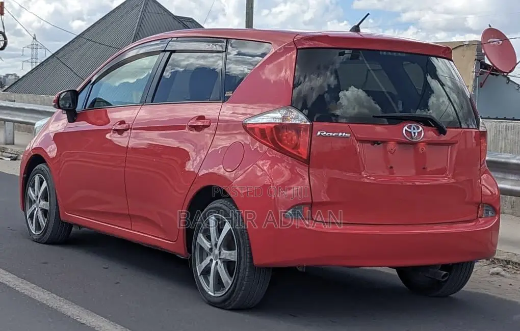 Toyota Ractis 1.5 FWD 2013 Red