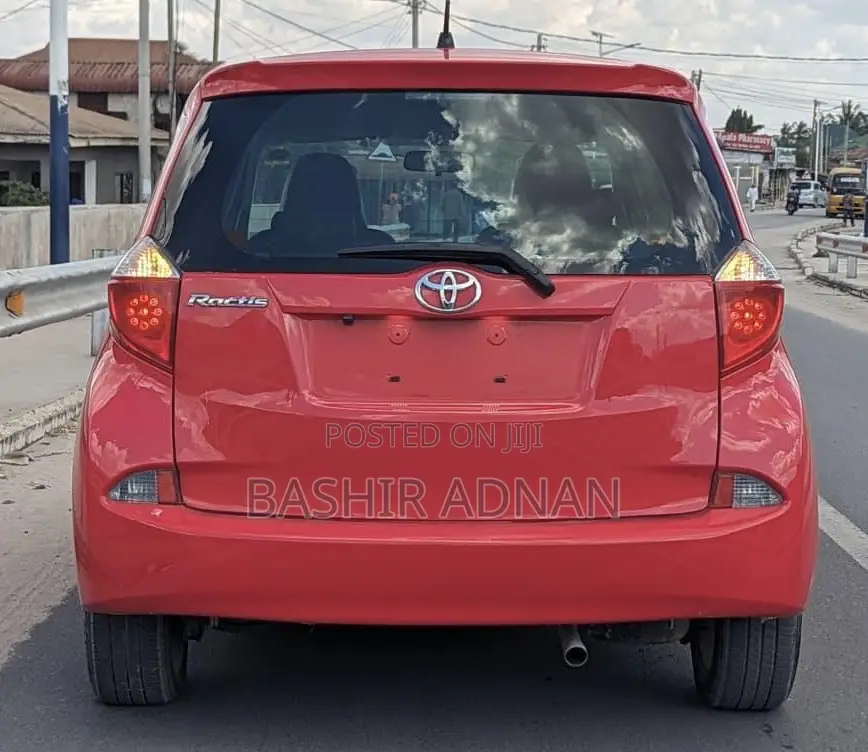 Toyota Ractis 1.5 FWD 2013 Red