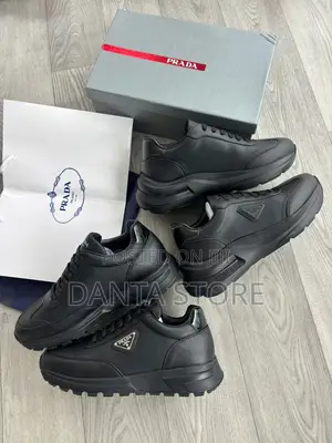 Prada Prax 01 Re-Nylon