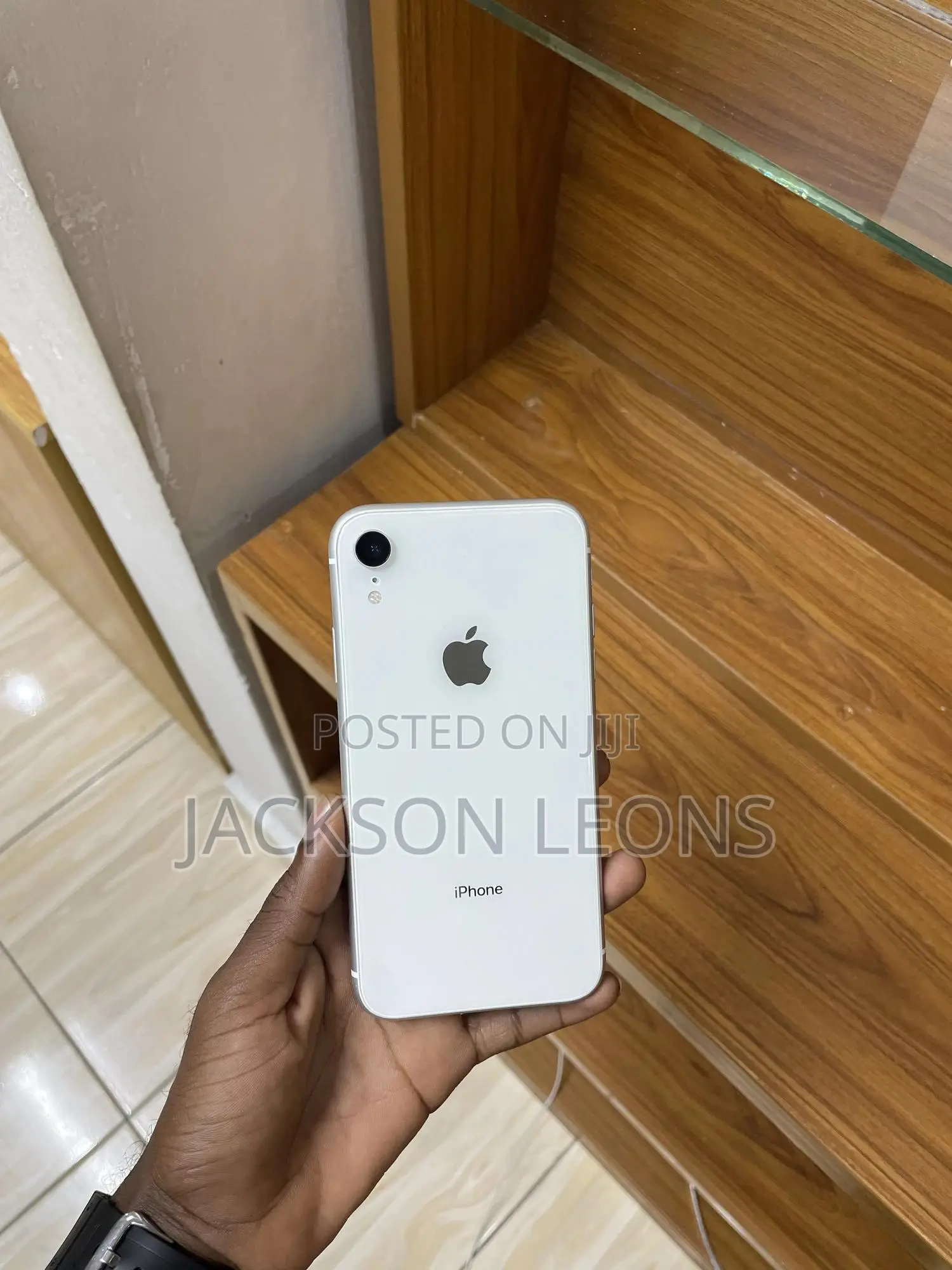 Apple iPhone XR 64 GB White