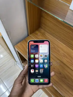 Apple iPhone XR 64 GB White