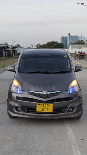 Toyota Ractis 2006 Gray