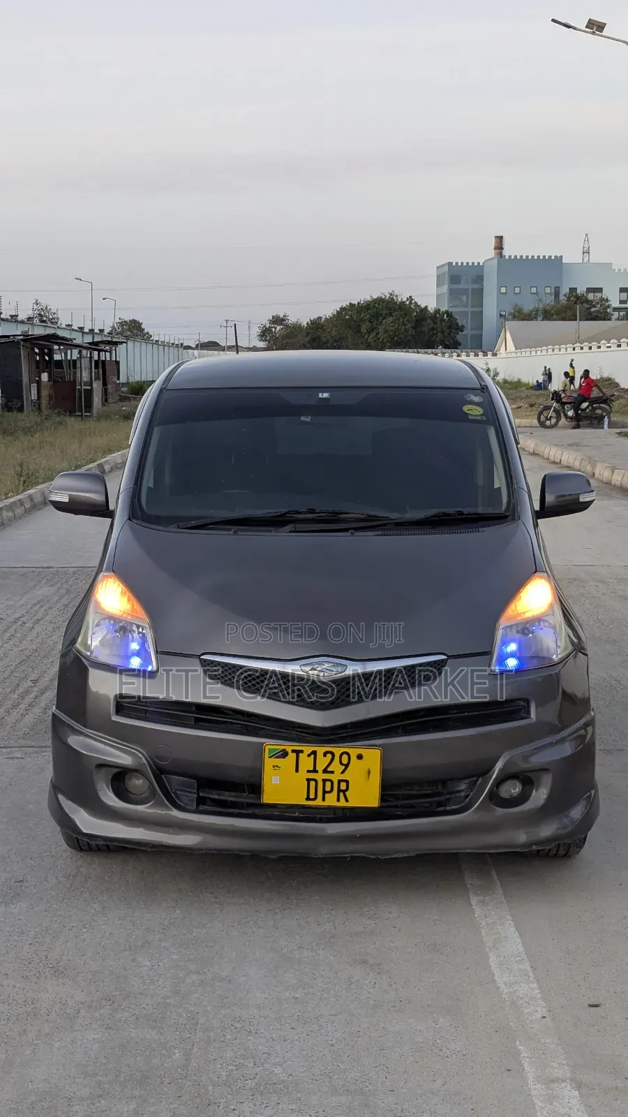 Toyota Ractis 2006 Gray