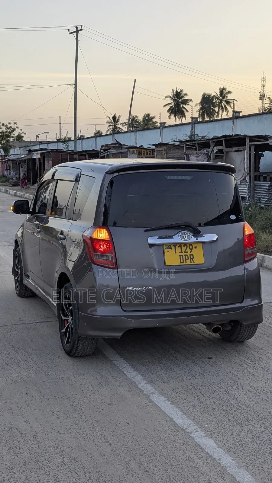 Toyota Ractis 2006 Gray