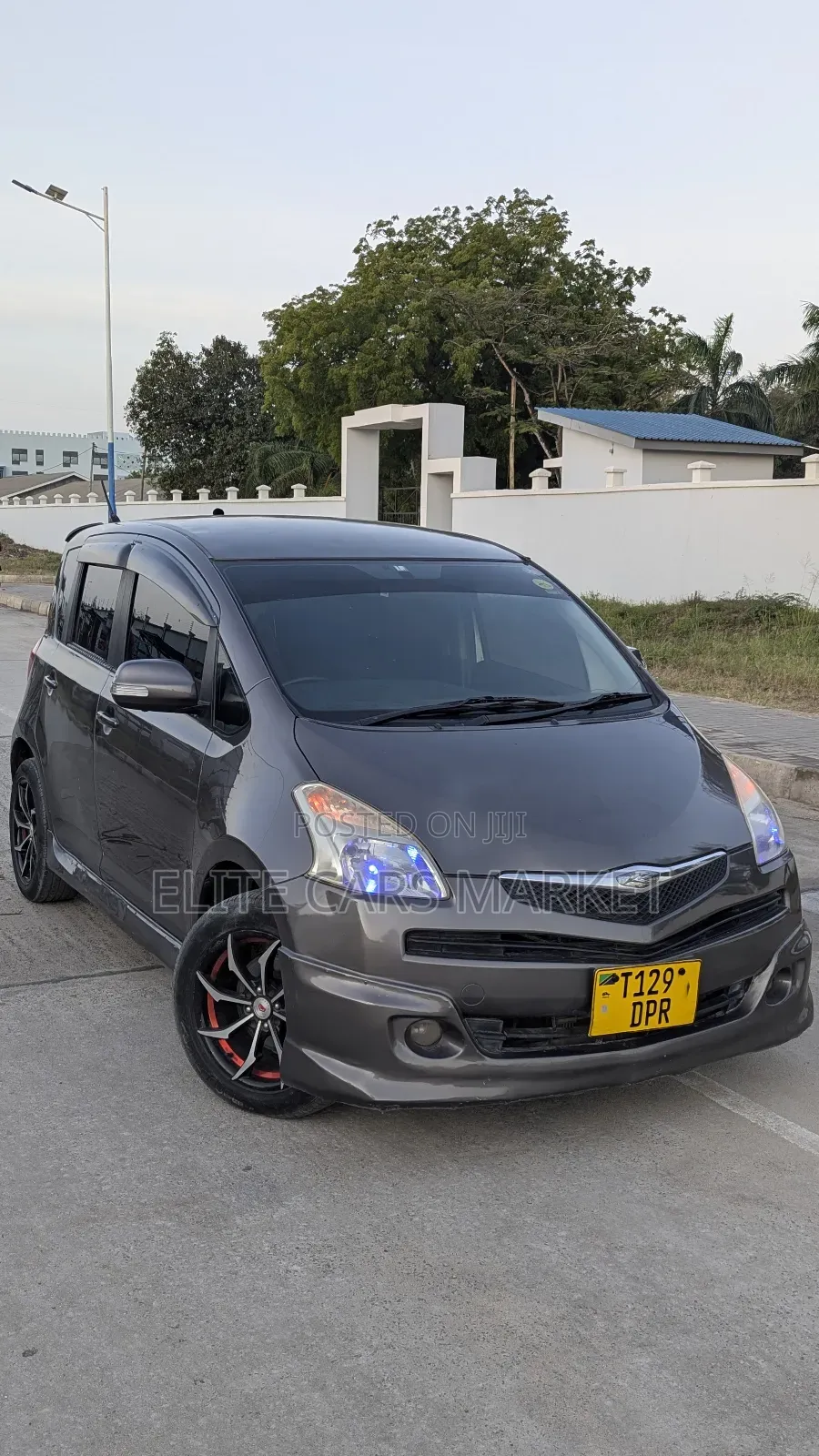 Toyota Ractis 2006 Gray