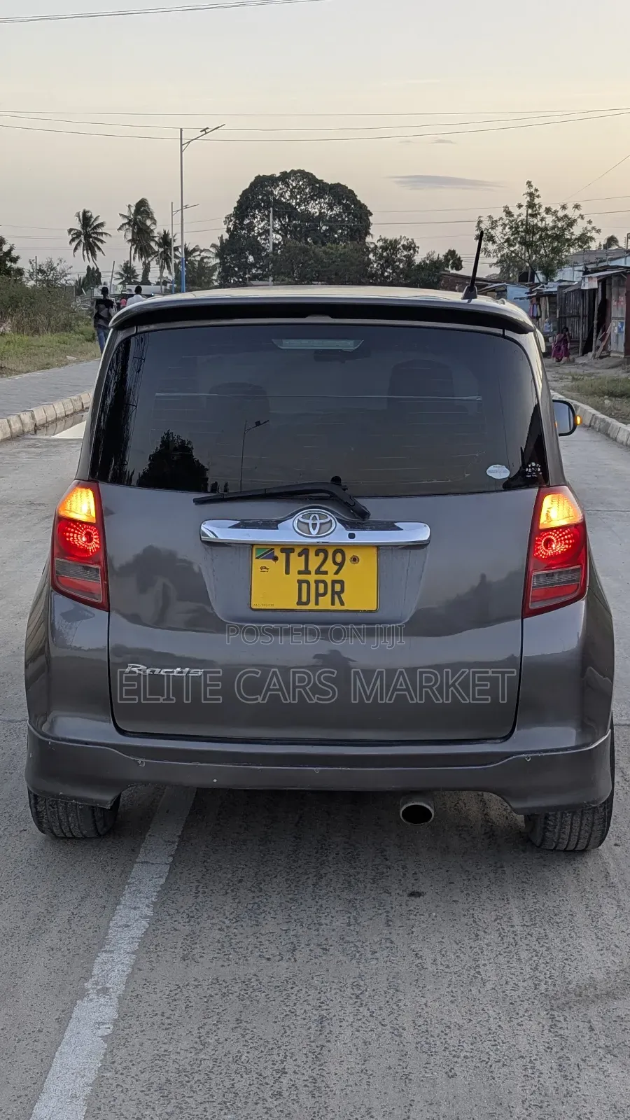 Toyota Ractis 2006 Gray