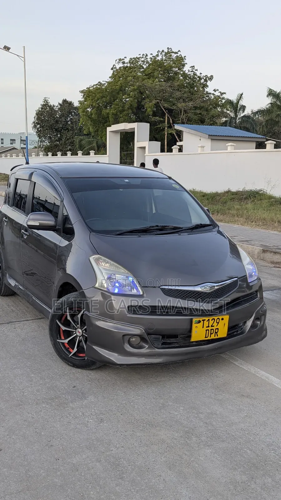 Toyota Ractis 2006 Gray