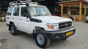 Toyota Land Cruiser 2013 White