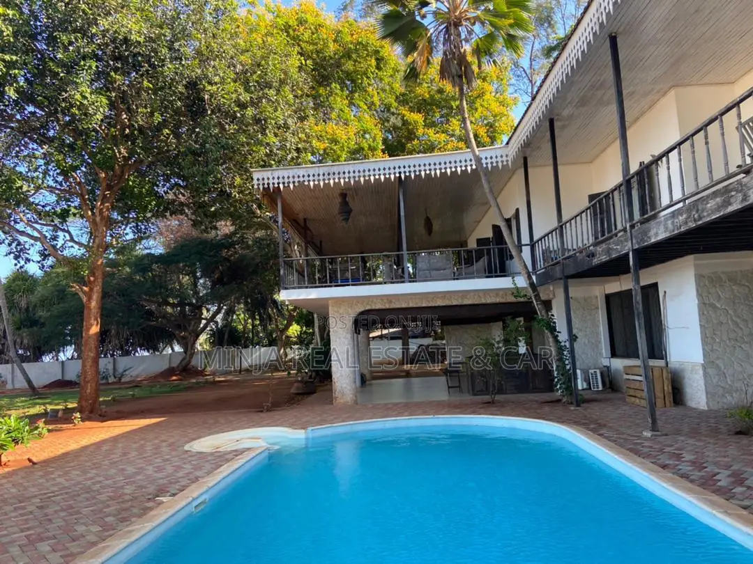 10bdrm House in Mbezi Beach for sale