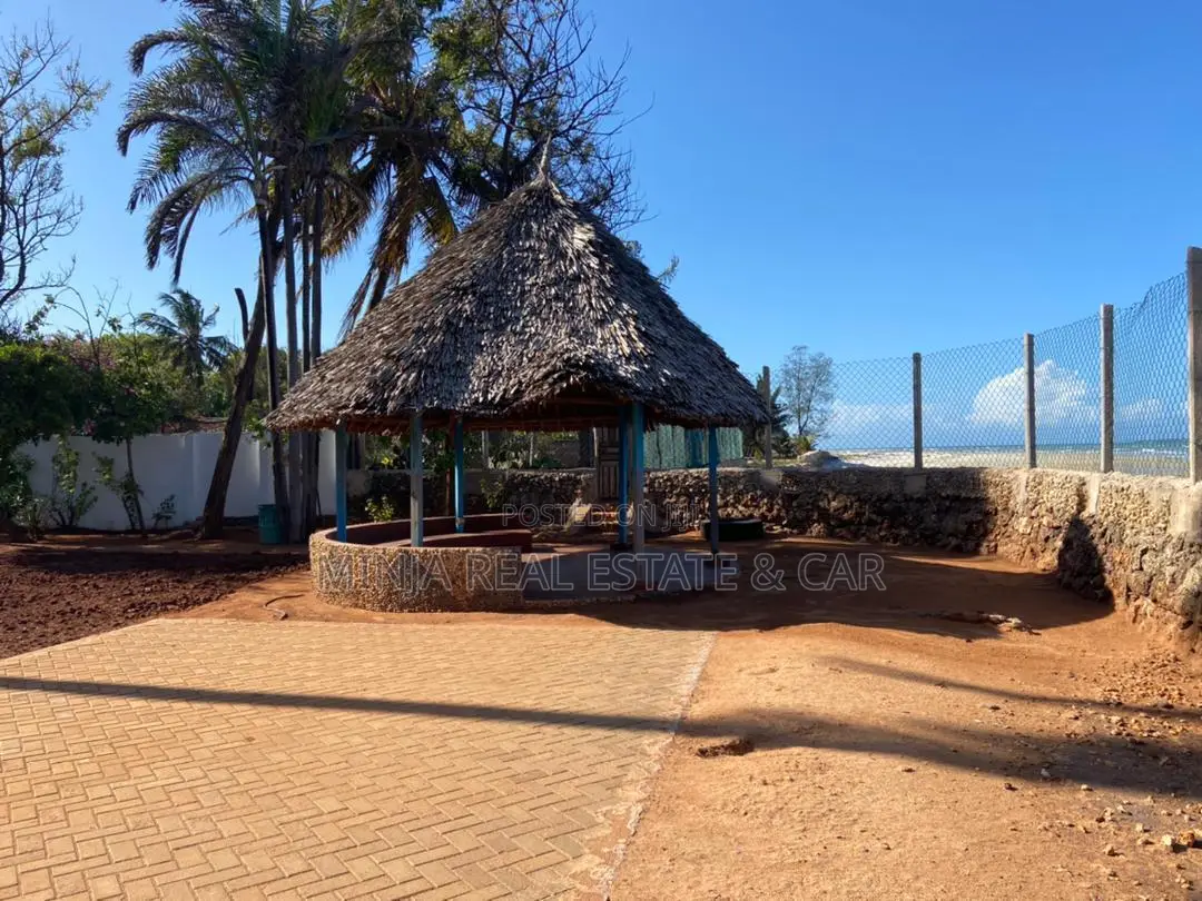 10bdrm House in Mbezi Beach for sale