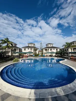 Furnished 4bdrm Villa in Coolest Estate for rent