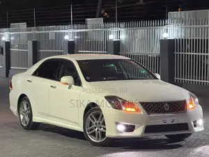 Toyota Crown 2010 White