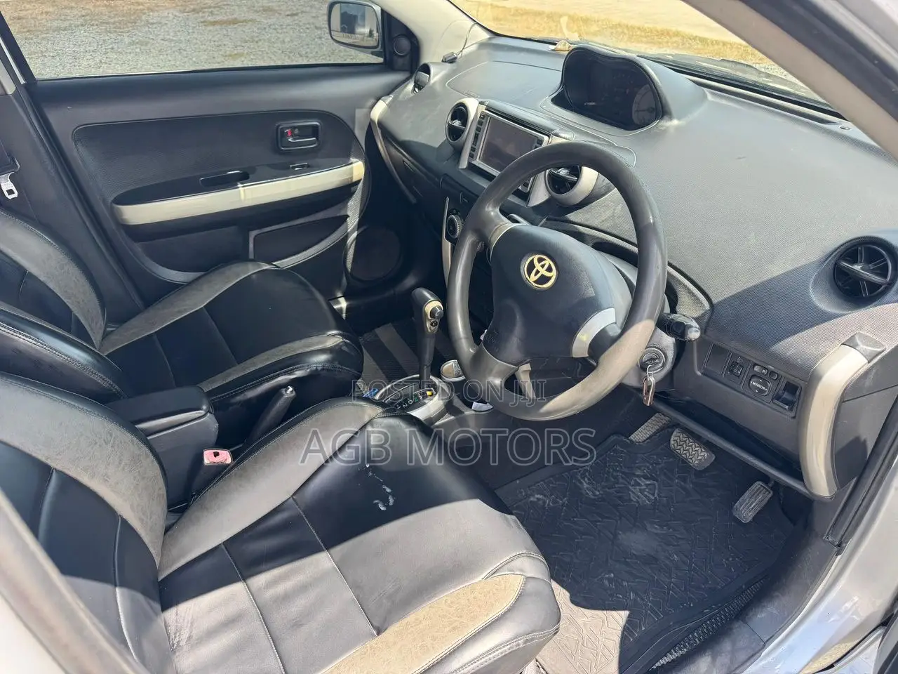 Toyota IST 2004 Silver