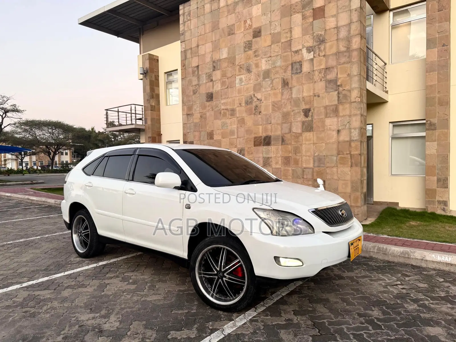 Toyota Harrier 2006 White