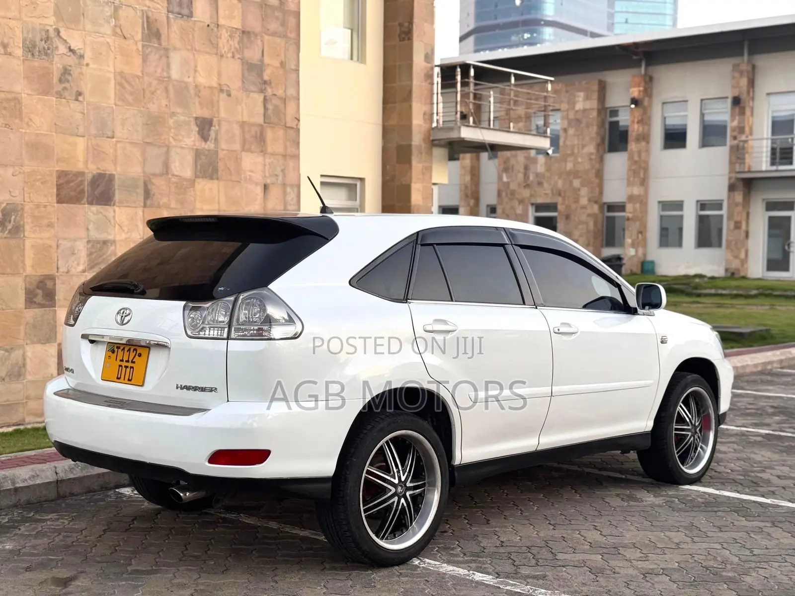 Toyota Harrier 2006 White