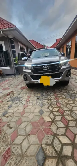 Toyota Hilux 2022 Gray